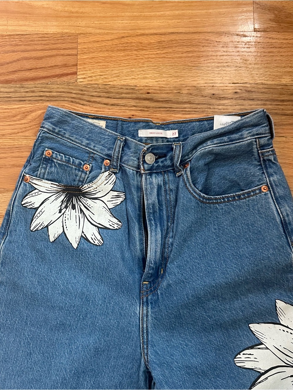 FARM Rio x Levi’s - Blue Denim Wide-Leg Jeans with White Floral Prints - Picture 4 of 7
